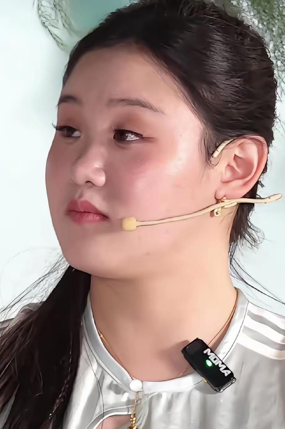 全网都在支持张家齐和全进华谈恋爱，
可全进华却怕高攀不起。

爱情没有配不配，