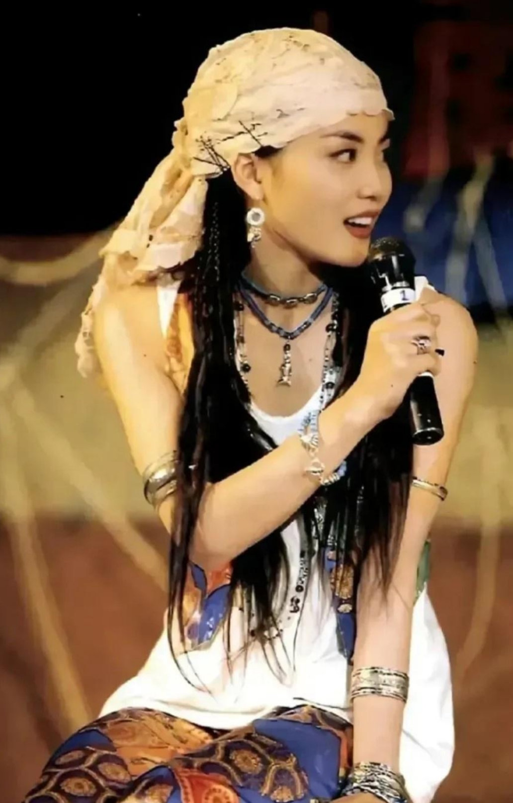 盘点王菲那些年戴过的帽子