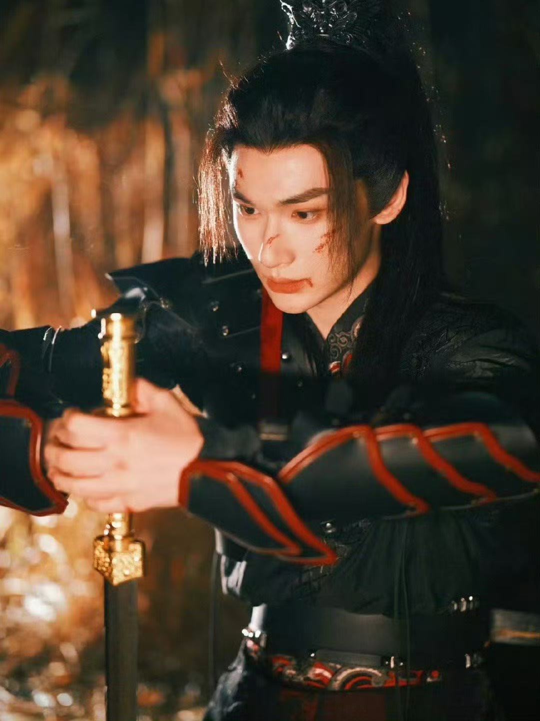 余宇涵18岁生日写真 🐟 余宇涵古装  余宇涵18岁生日写真新鲜出炉，高马尾造