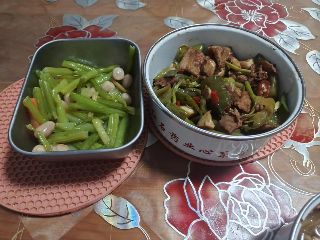 这两个菜，你喜欢吃哪一个呢？