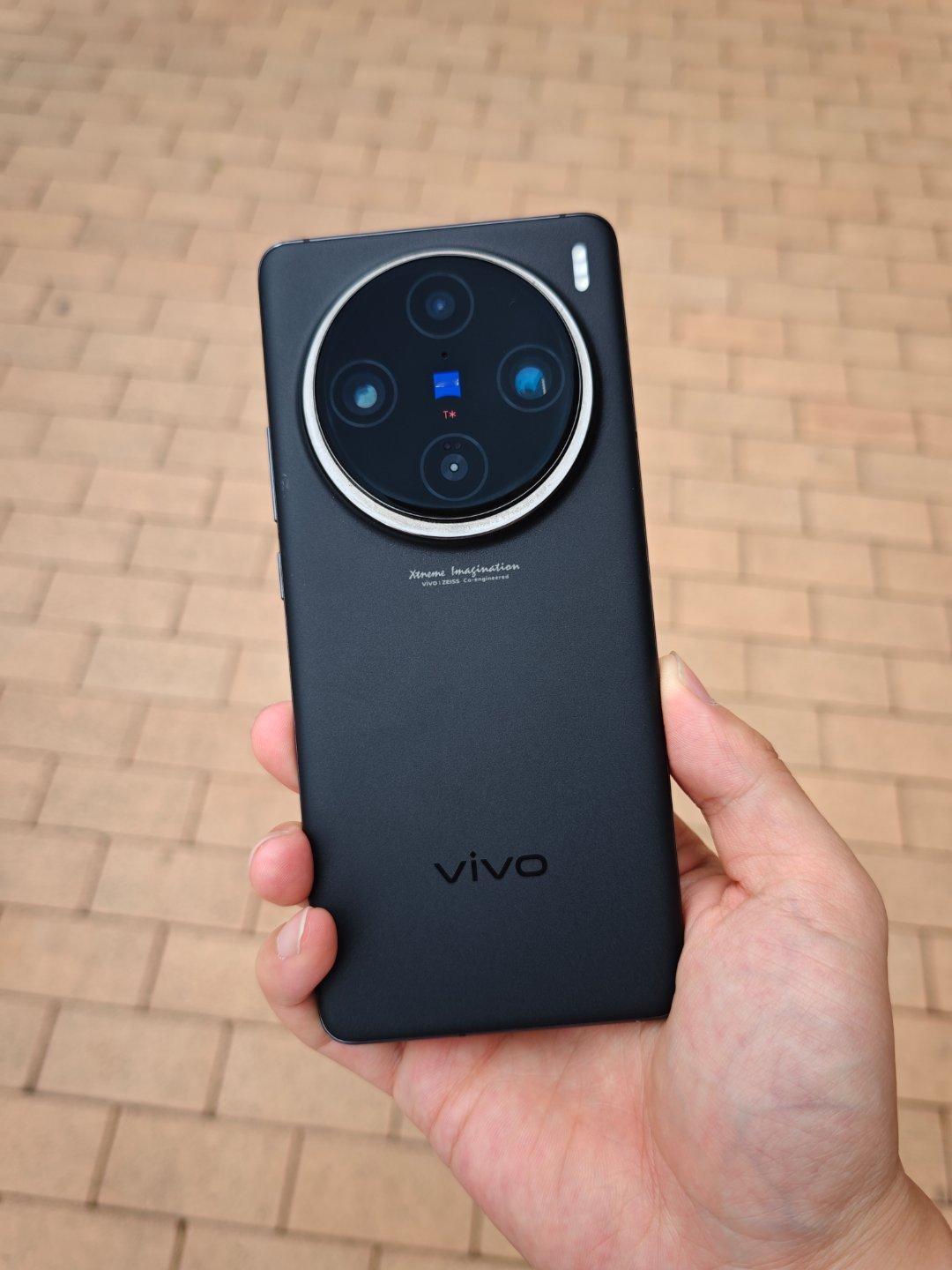 今日扫街设备 vivox100pro只要是条街就可以开拍  ​​​