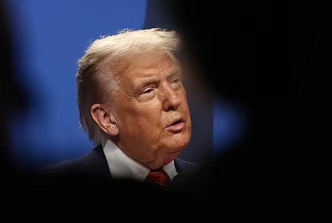 白宫给民主党下通牒，若民主党不通过拨款法案，直接“永久解雇”。随着9月30日财政