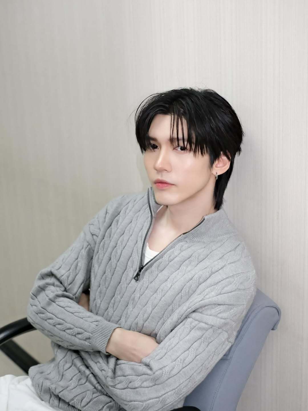 aouboom 昨晚妆造也太帅啦！完全韩系帅哥来的🥰 