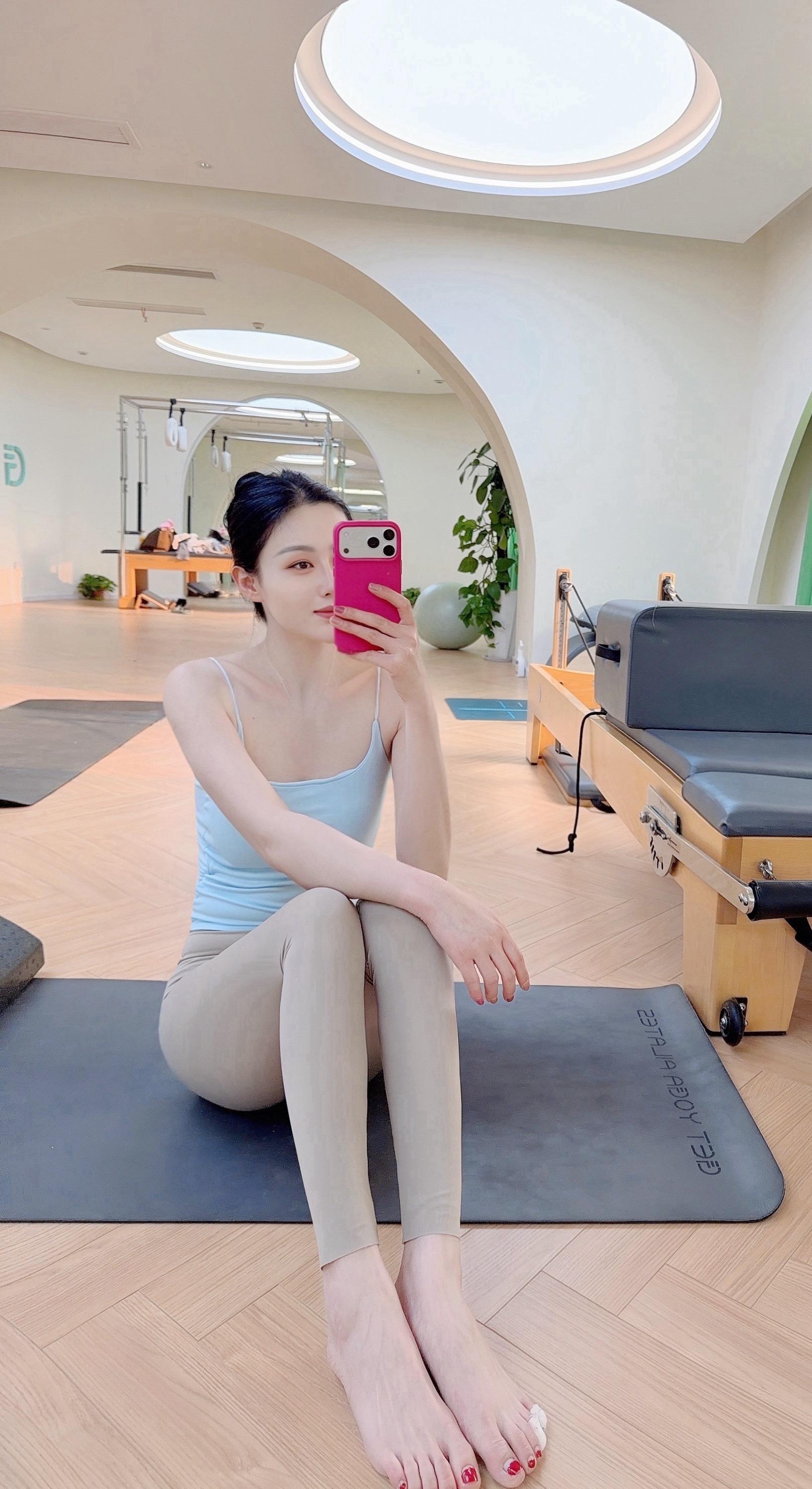 做一个在时光中慢慢盛开的人，以平静的心态，去享受属于自己的那份精彩.