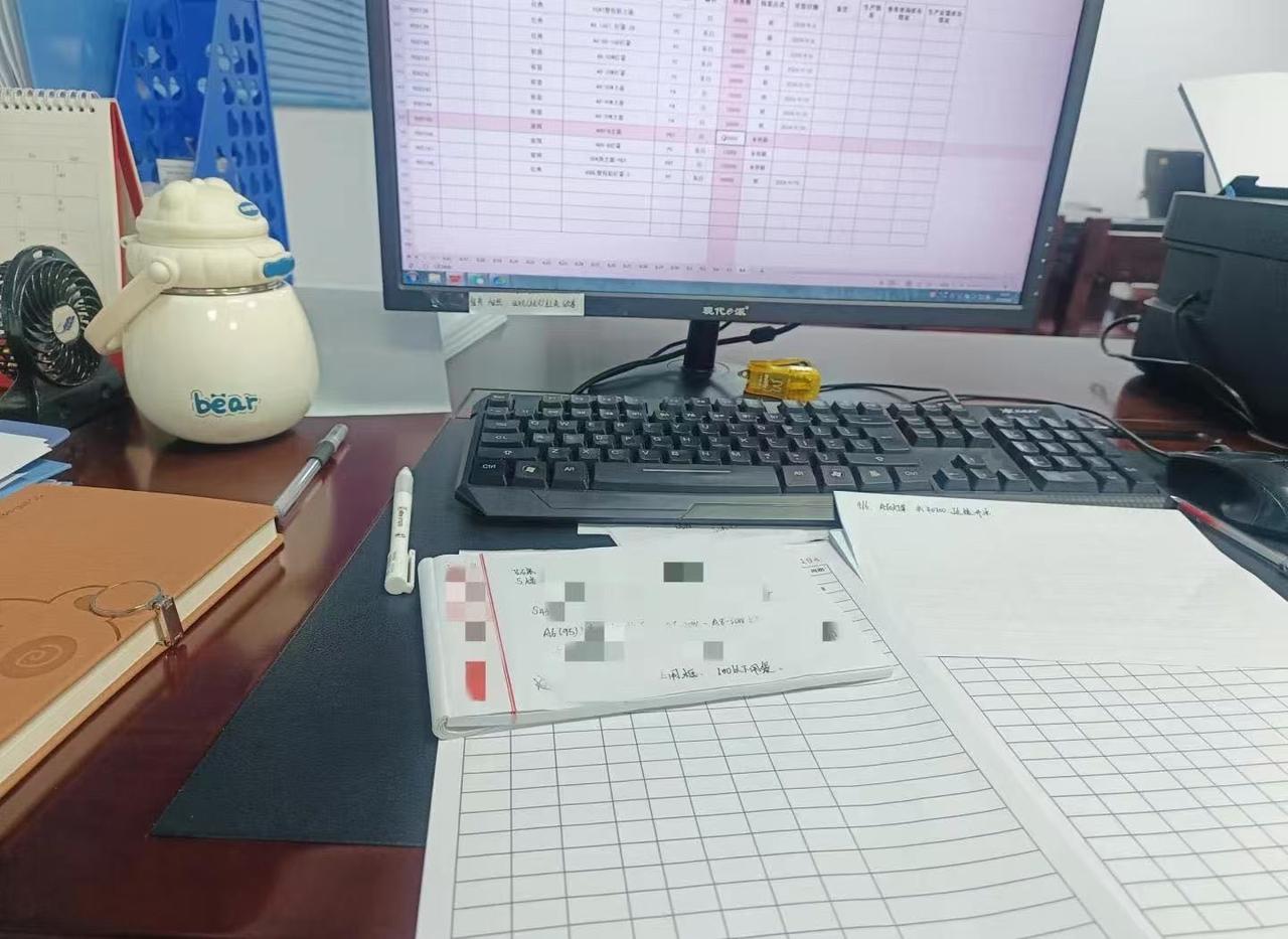 我发现一个怪现象：
有些单位的风气，真的越来越不对劲了。那些踏踏实实干活的老