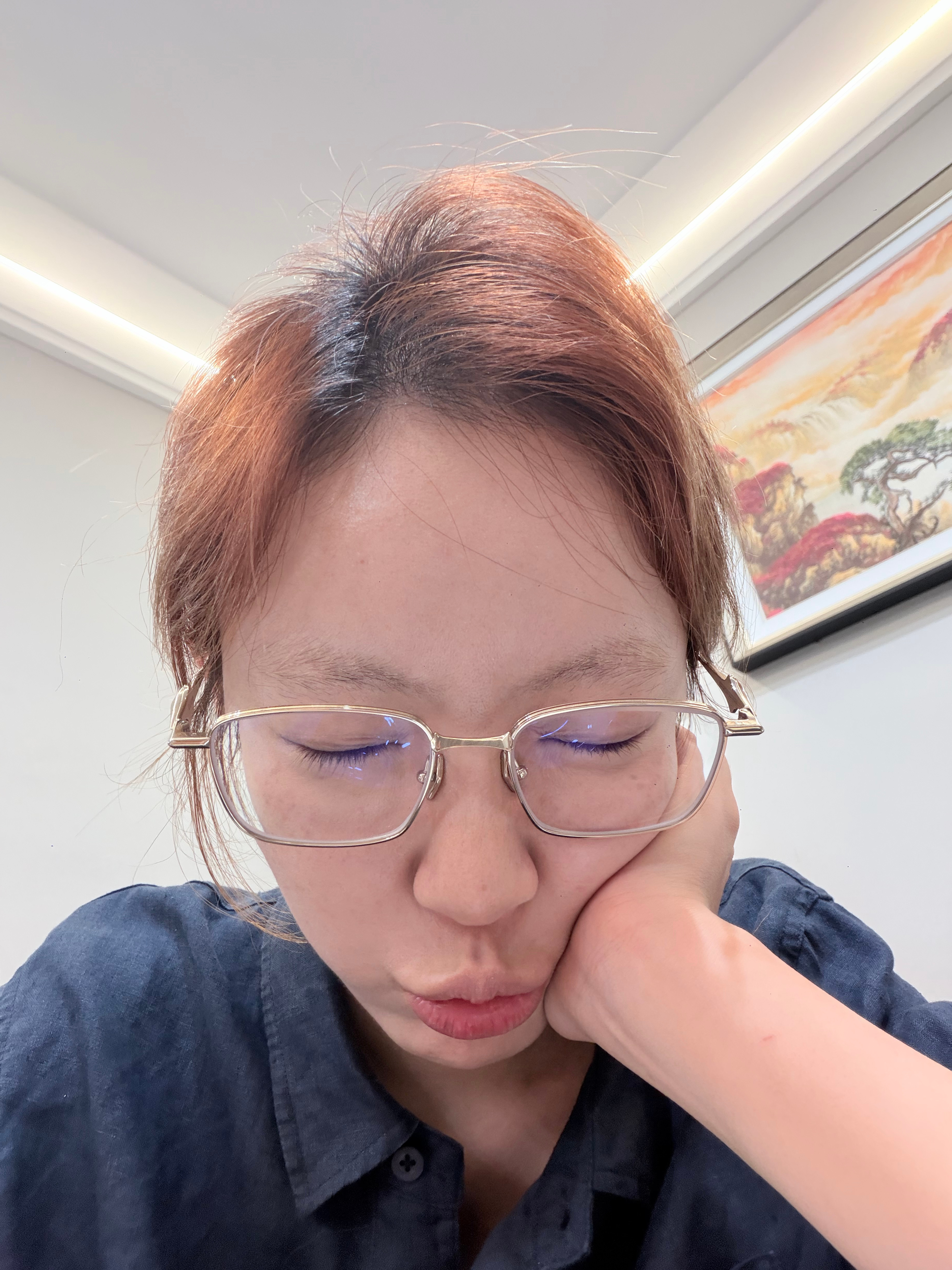 闺蜜我在吃饭你们今天可有好好吃饭吗下午起来在这帮着姥忙了一下没有直播小号不要担心