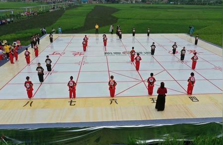 14 岁少年打进职业赛决赛，每天练棋 8 小时，学象棋到底有没有出路
13 岁的