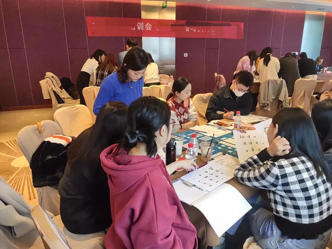 冤死！公司领导出去办事，火急火燎的让行政小伙开车跟着去，结果那天开的车尾号限行，