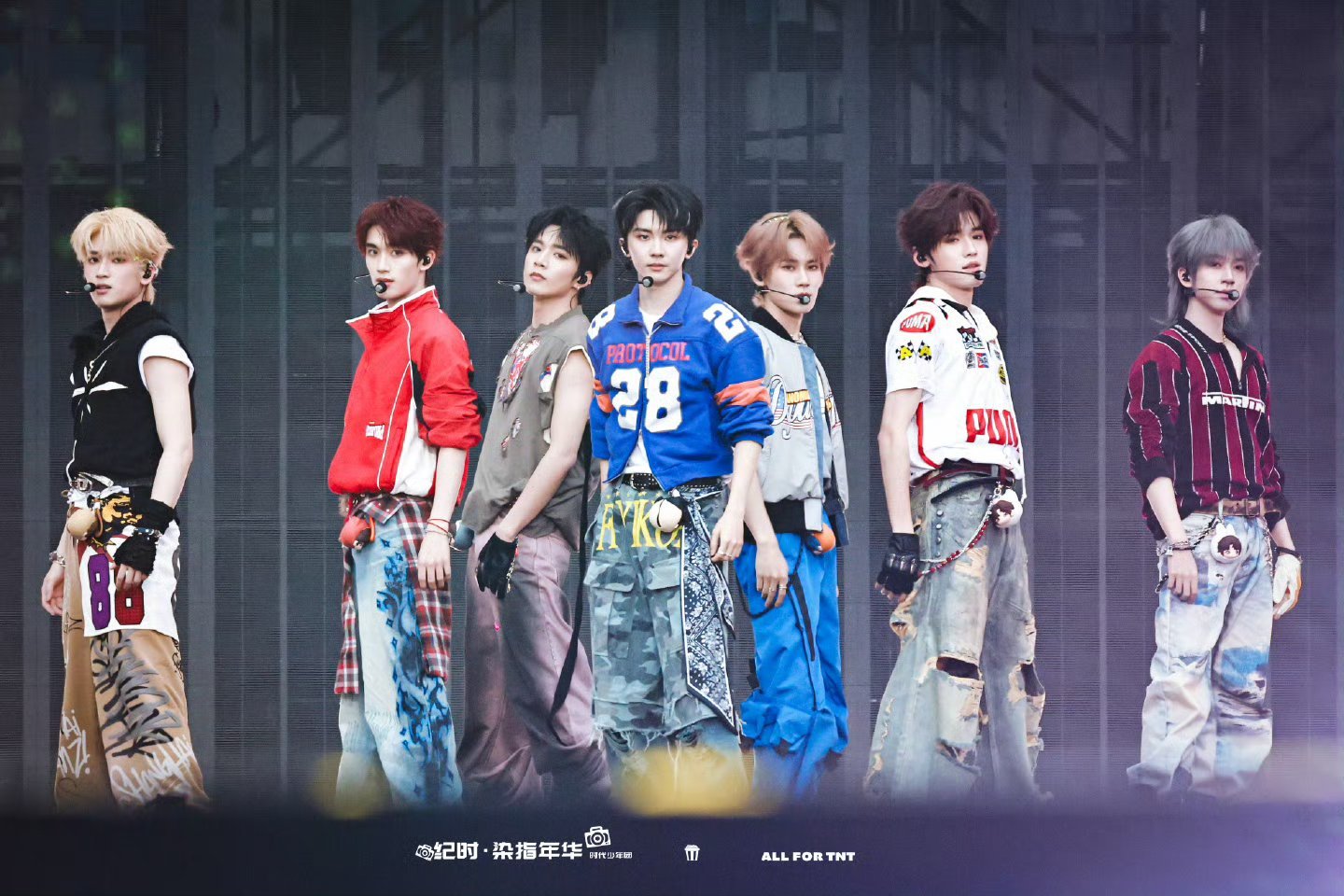 时代少年团东方风云榜三个奖项🍿🍿 音符跳跃歌声扬，航行青春梦未央💛🖤期待