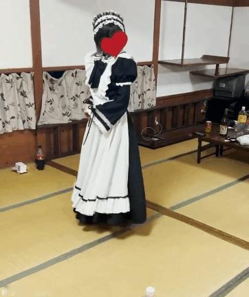 日本一位妹子自制「圆盘女仆装」，坐下去的时候太优——雅——了[哆啦A梦花心][哆