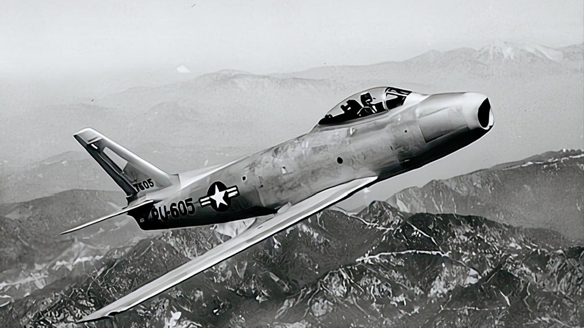 1953年，在停战协议生效前10小时，美国一名空军上尉为了抢军功，私自驾驶飞机来