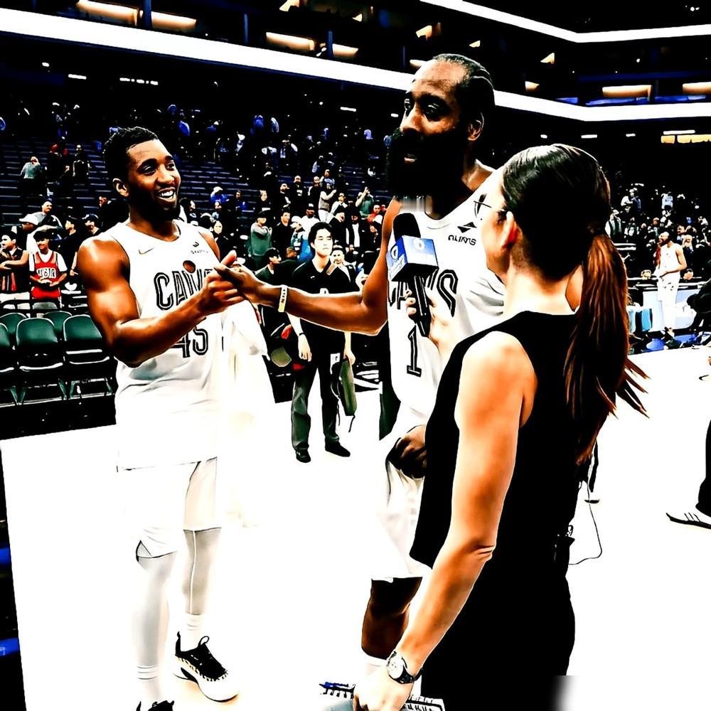 别吹了。骑士18胜6负的战绩，不过是踩着达里厄斯·加兰的尸体爬上去的。
脚趾扭