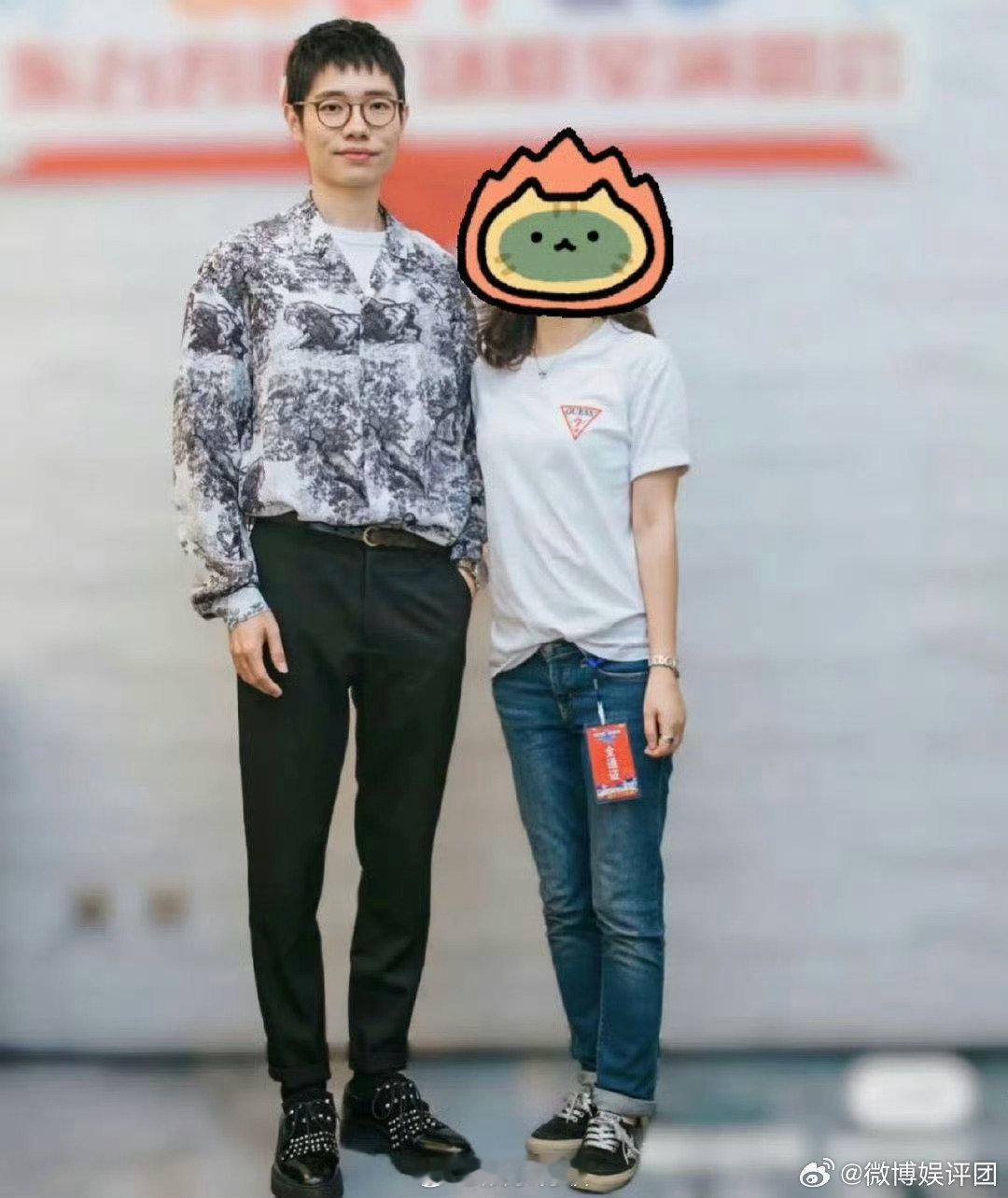 网友为李行亮辟谣  网友为李行亮辟谣关于演出费的传闻，称和李行亮有过合作，李行亮