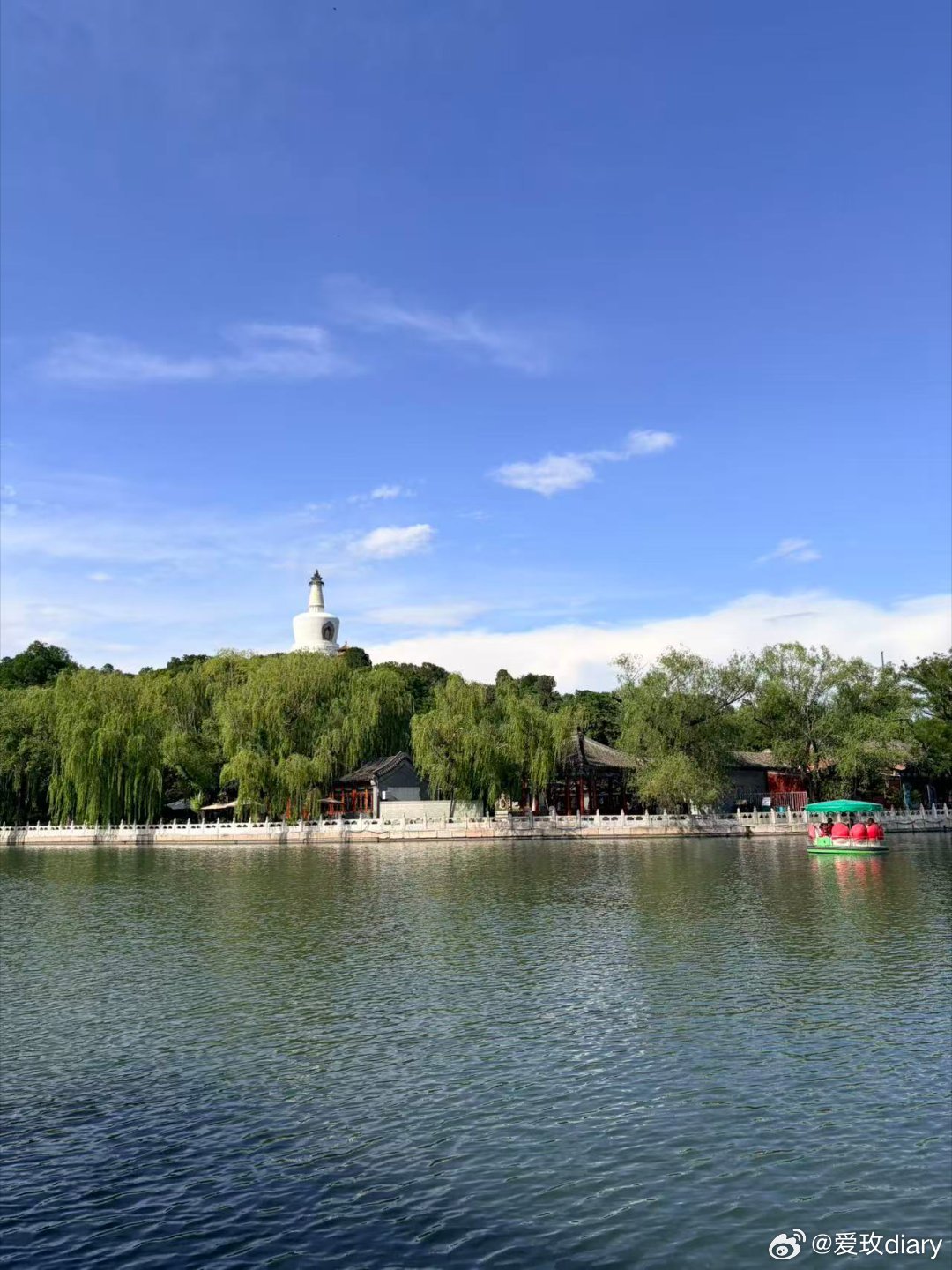特种兵极限打卡，湖光山色加古楼一天刷完。包里放着太极藿香正气液，暴走也踏实不少。