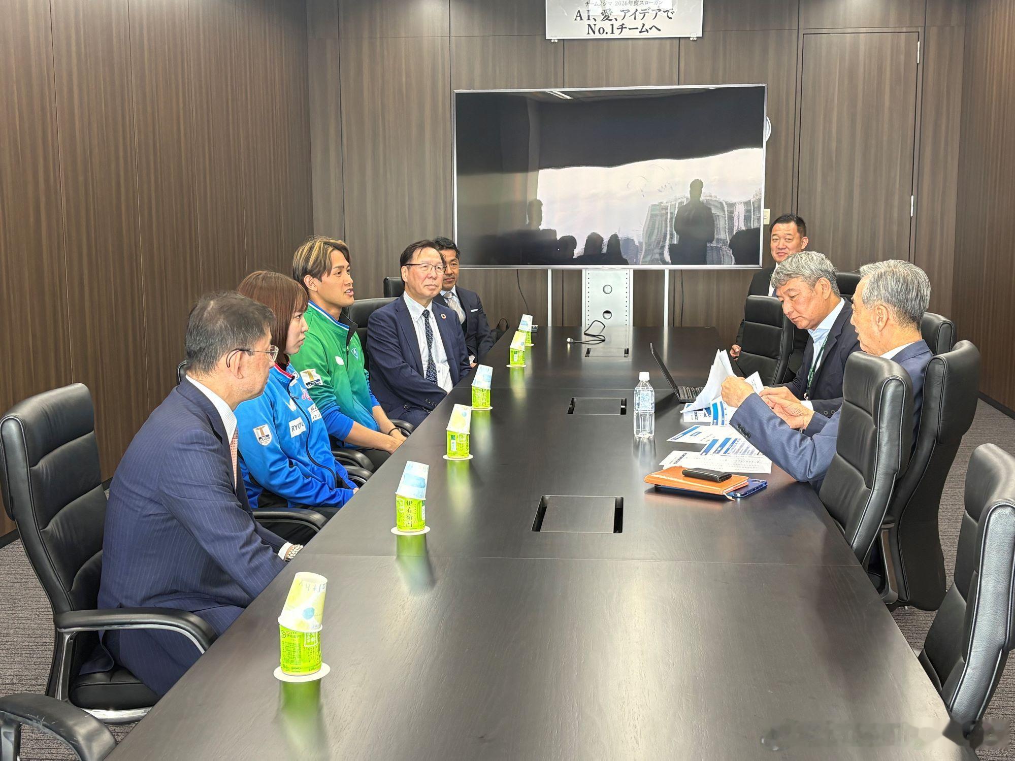 木下的平野美宇、吉村和弘选手，拜访了作为T联赛赞助商的株式会社Nojima 