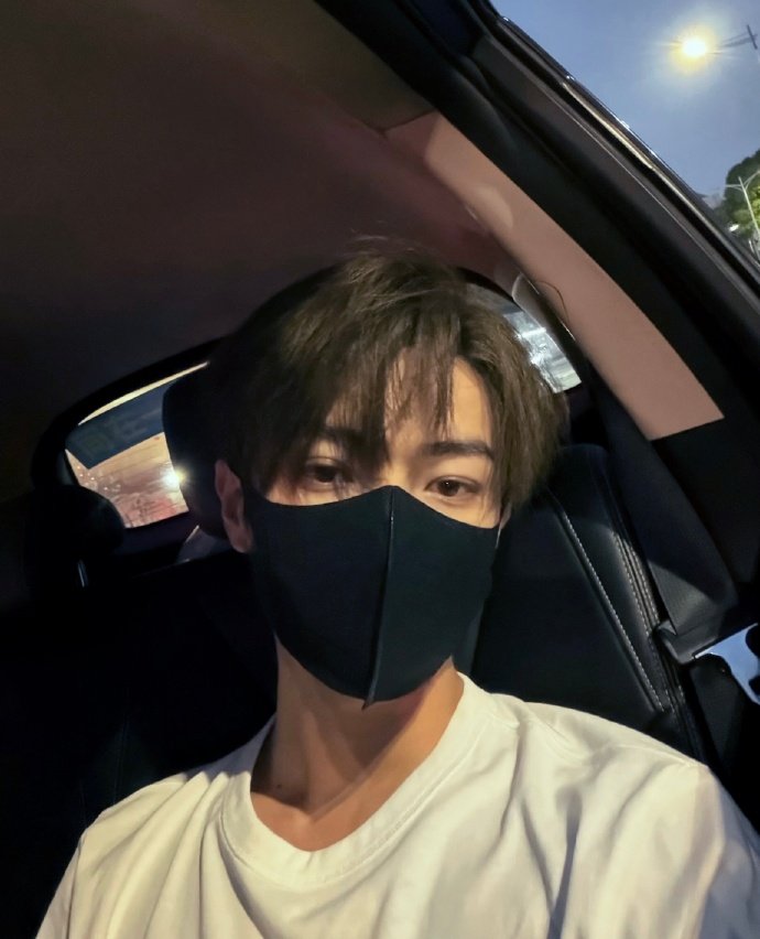 许凯方圆八百米直播 许凯剧宣 许凯剧宣，许凯方圆八百米直播，21号还有剧宣活动，