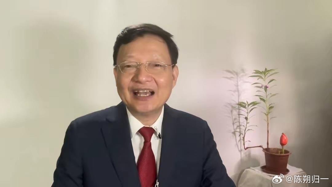 绝对不能辞职炒股！李大霄是不是很搞笑，周一指数全部下跌，虽然个股上涨较多，但是李