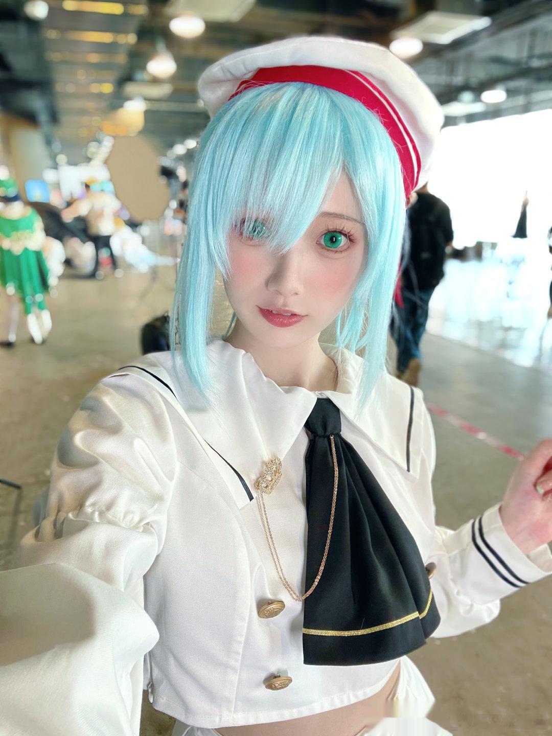 第一天人好多！！#COS[超话]##夏日cosplay大赛##碧蓝航线[超话]#