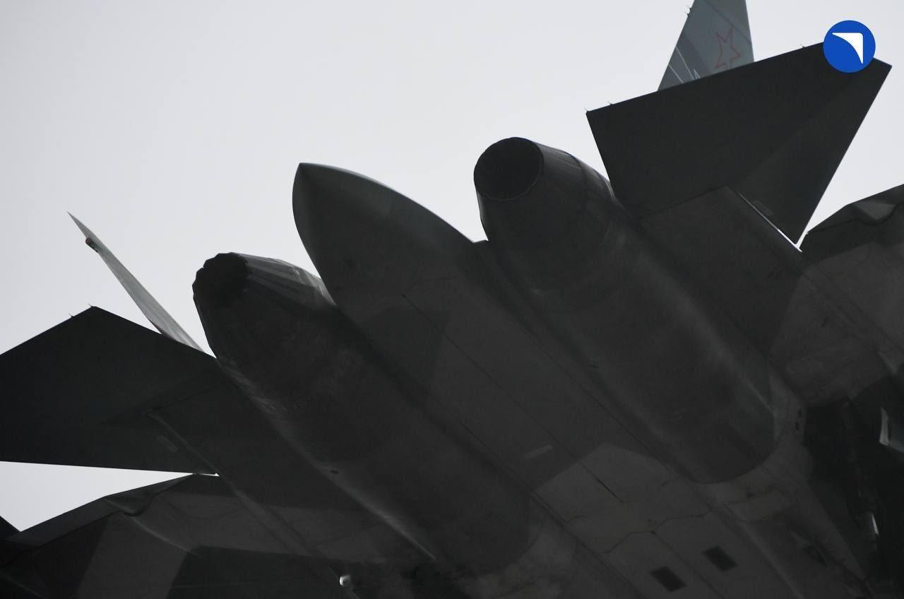 T-50-2开始测试产品177发动机，新发动机还是那种烤蓝之感，锯齿细节跟产品3