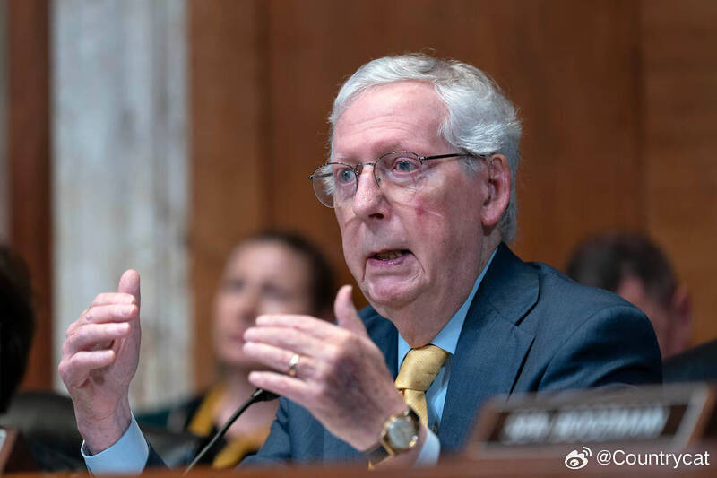 特朗普扬言退出北约，两党参议员罕见联手反对海外新鲜事 美国总统特朗普近日表示，由