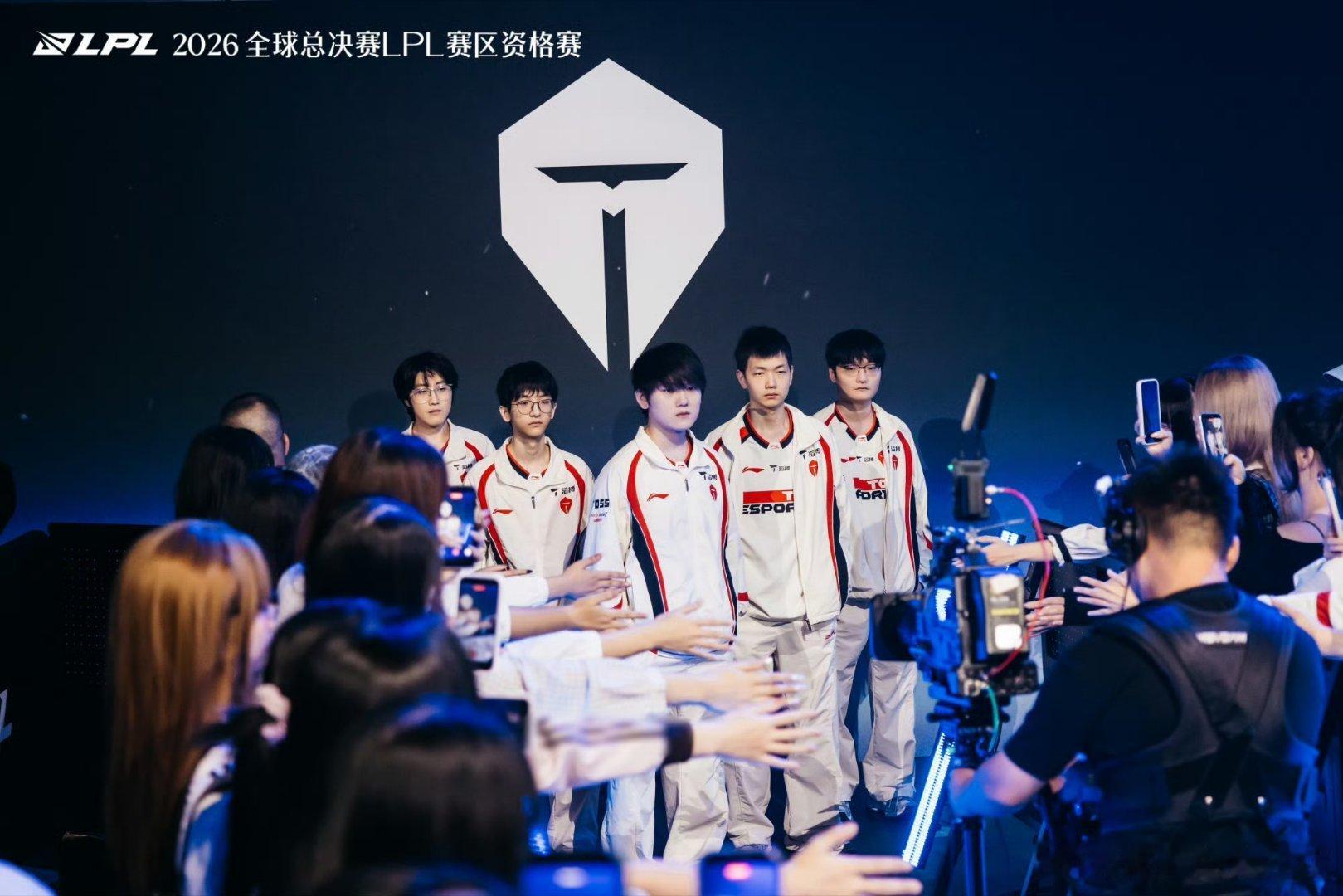 去年TES亲手将BLG挡在八强门外！今年两队都成功晋级了S16世界赛，不知道是否