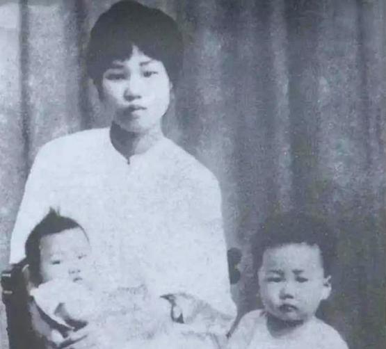 杨开慧的弟弟杨开明曾经犯下一个重大错误，毛主席因此多次对他进行严厉批评
1928