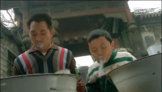 与李连杰合作多次的谢苗如此评价：同样一个动作，其他人就是没有李连杰老师来得帅。虽