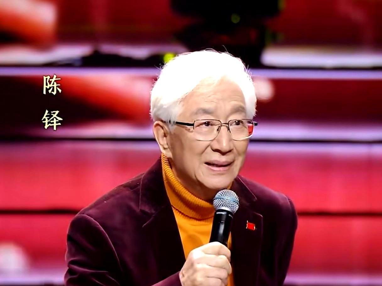 一台全是“过气”老艺术家的春晚，一晚上干出17亿播放，把某些电视台的脸都快打肿了