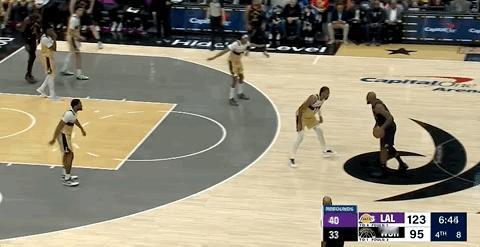 都拉来不需要挡拆，41岁詹姆斯一对一单挑直接进去左手隔扣！今日五佳球了！湖人vs