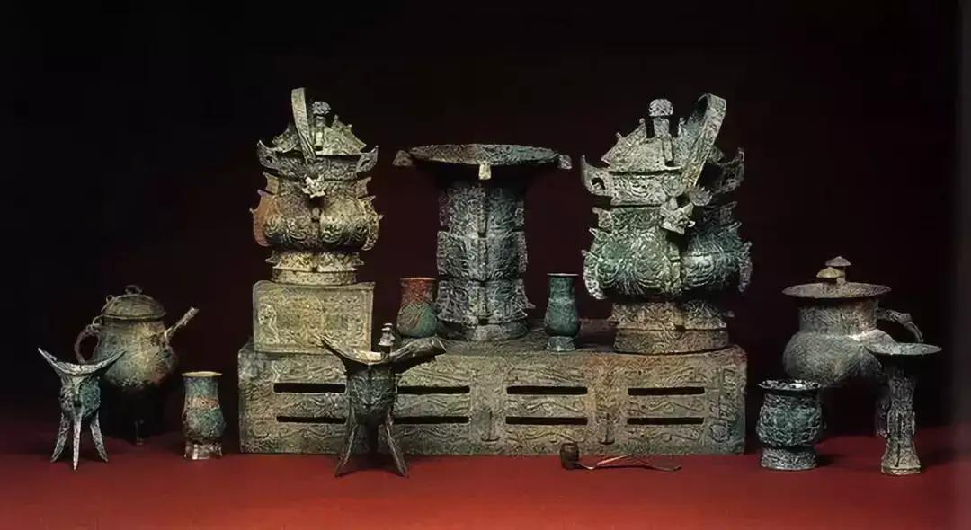 古代青铜器因为退出兵器使用行列，所以造成一些旧有的技术失传，甚至个别技术一直到二