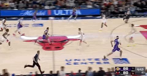 八村，连得6分！！！ 他三分球4中3了 