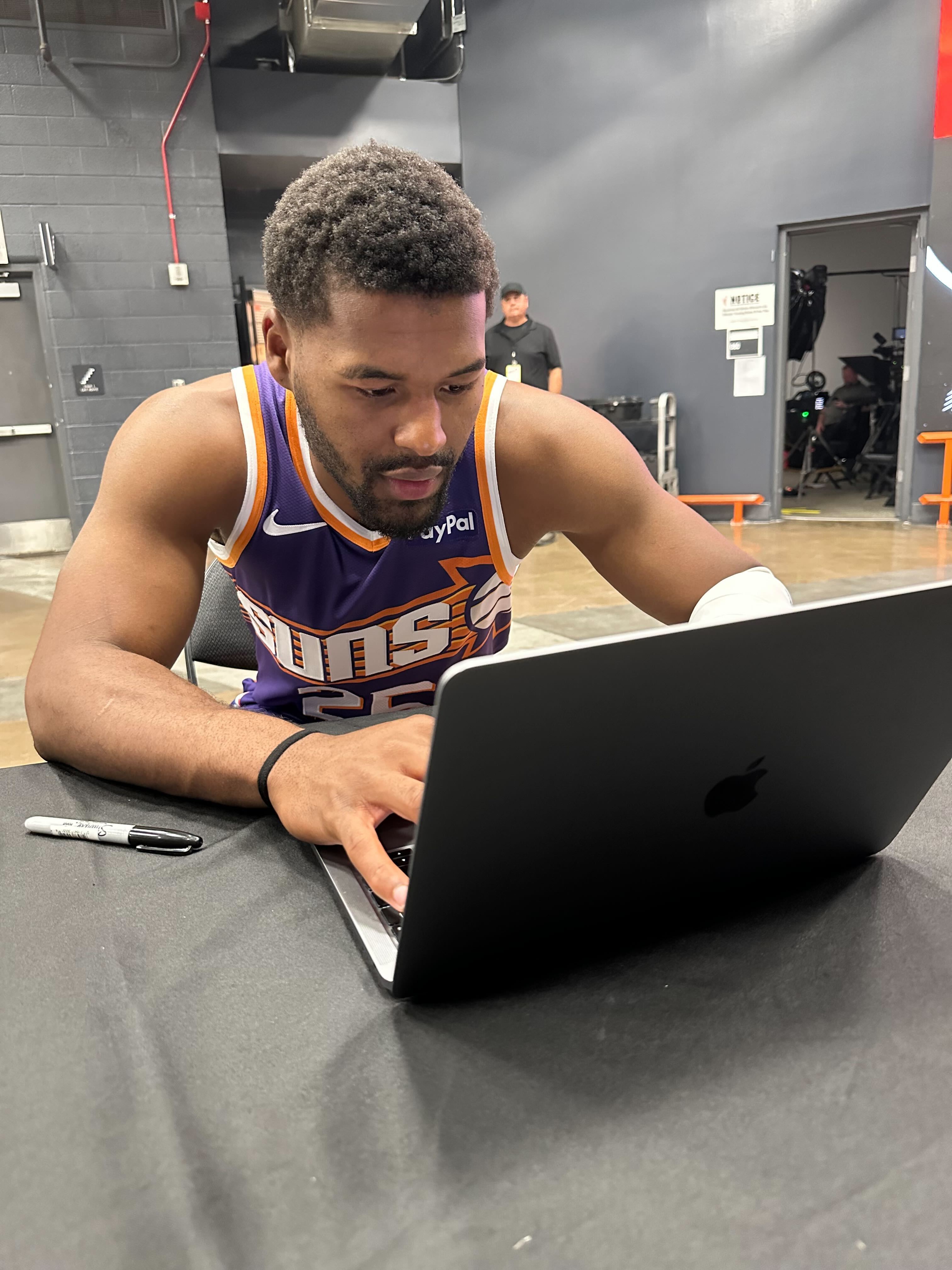 📱【上号了】📱永远不骄不躁，始终保持平衡 🏀—— 贾里德·巴特勒菲尼克斯太