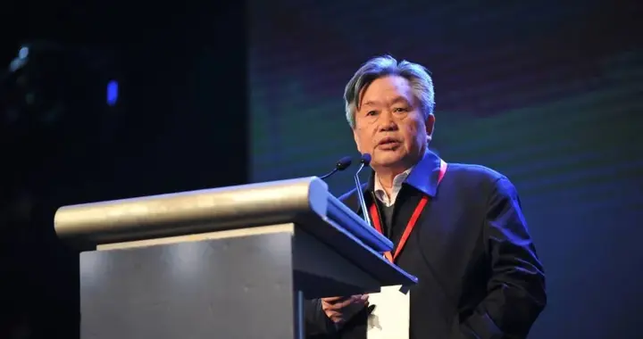 李國杰院士“七問”DeepSeek