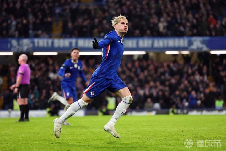 【加纳乔本赛季至今替补出场后打进5球，为英超球员当中最多 】根据统计，本赛季至今