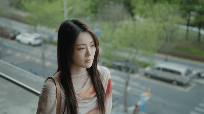 女神蒙上眼一边kill一边heal女神蒙上眼 林小云两面性好真实！冒雨为爱做酸菜