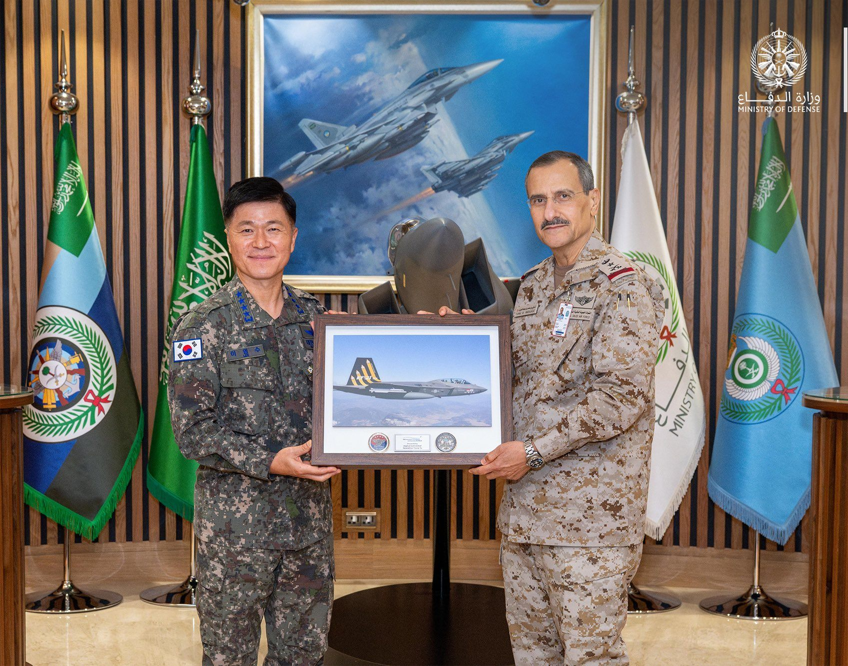 韩国空军参谋长访问沙特阿拉伯 ​​​