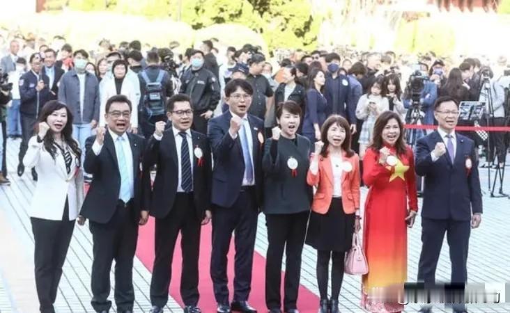 柯文哲这一手弄巧成拙，这是把“立法院”当成了练兵场？

民众党6名新立委2月3日