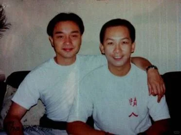1992年，张国荣一进北影厂化妆室，就叫出了宋小川的名字，还说：“我早...