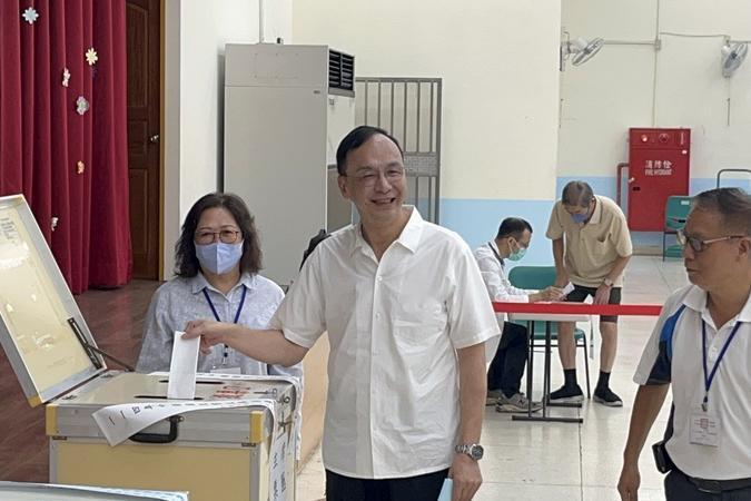 【决战蓝党魁】国民党新任党主席11/1正式交接

梅花新闻网 洪子苓/综合报导