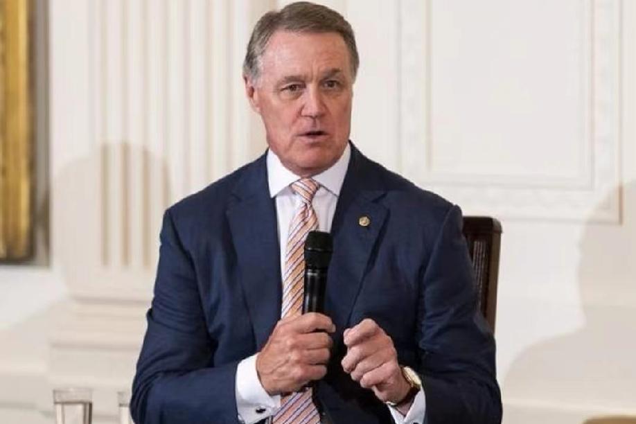 2月16日，美国驻华大使庞德伟写道:“在美国，马象征着牛仔精神，这是一种充满韧性