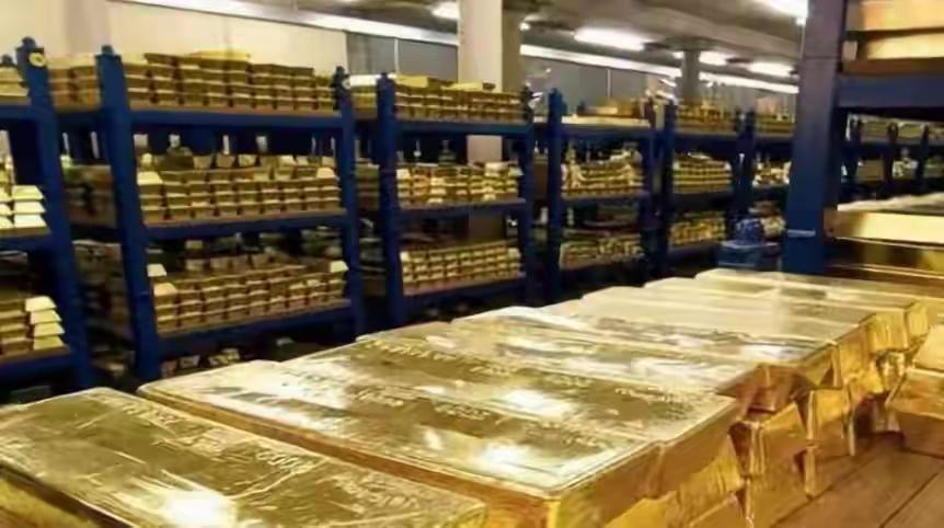 39万亿美债压顶，中国赌赢了，特朗普吞下败果，大批国家运回黄金一、美债破39万亿