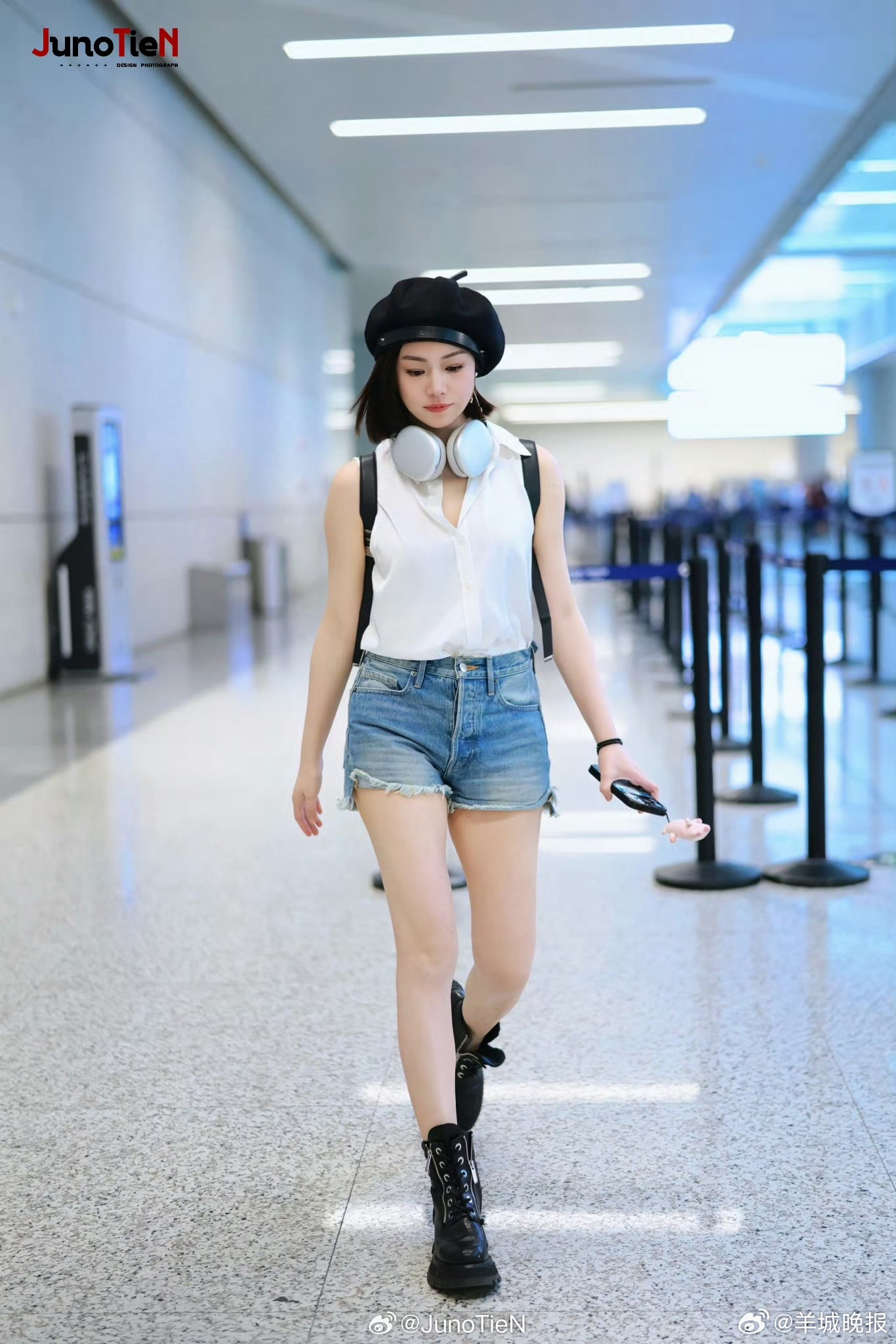 【谁的机场图最出圈】机场即秀场！即便是宽松的卫衣、休闲的牛仔裤也能拍出大片即视感