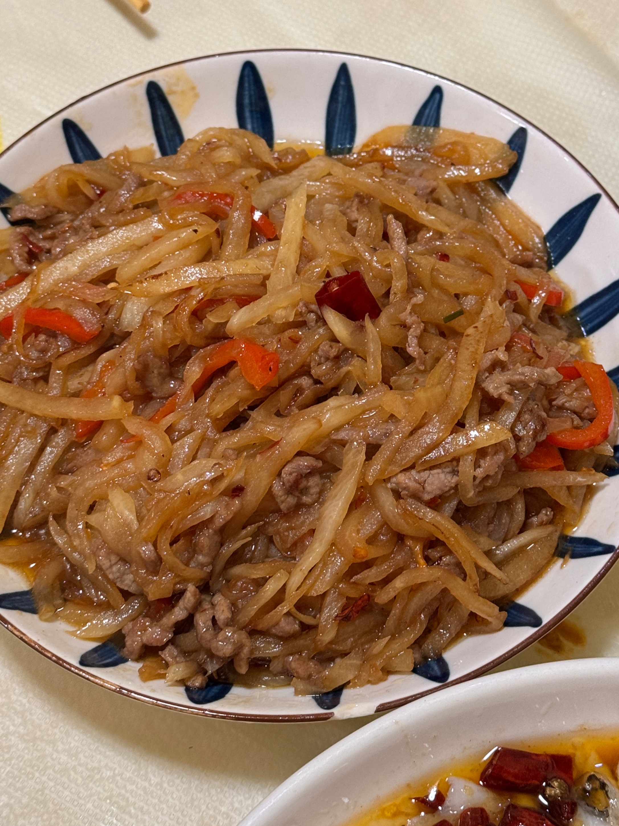 回南昌后忙到没空打开微博。本来说回来紧急轻断食的，体重竟然没有任何变化，那我再吃