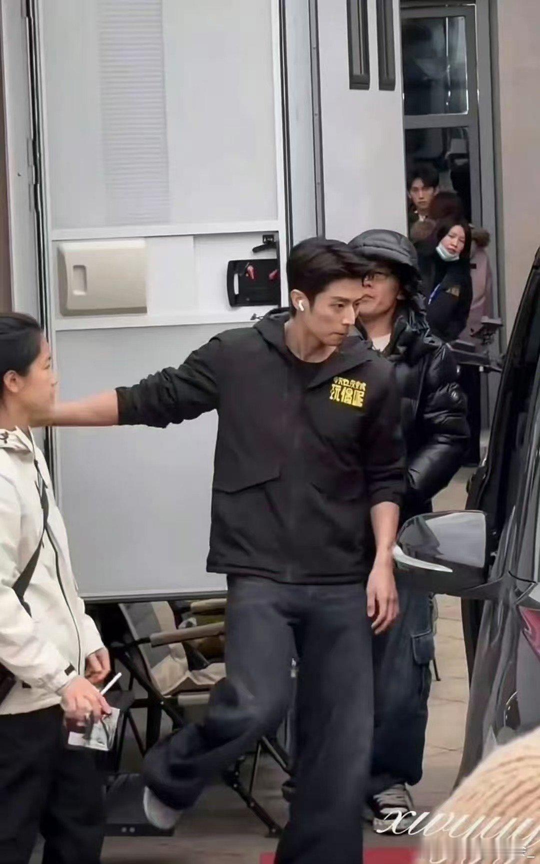 今天也没变成玩偶呢造型路透今天也没变成玩偶呢妆造 今天也没变成玩偶呢妆造，嘟嘟很