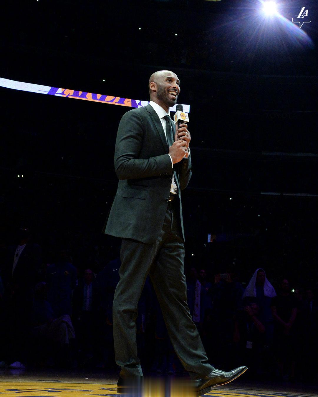 思念不会停止！#科比球衣退役6周年# #NBA吐槽大会# ​​​