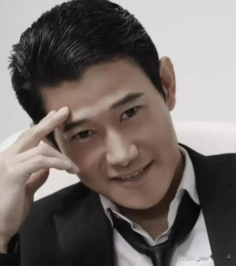 11月18日，日本演员矢野浩二在微博表态“永远支持一个中国”，这波操作超圈粉。二