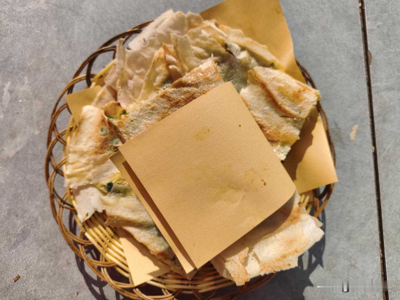 我中午又吃菜煎饼了，已经连续6天吃菜煎饼加两个鸡蛋了[笑哭]我这个人做事情有时候