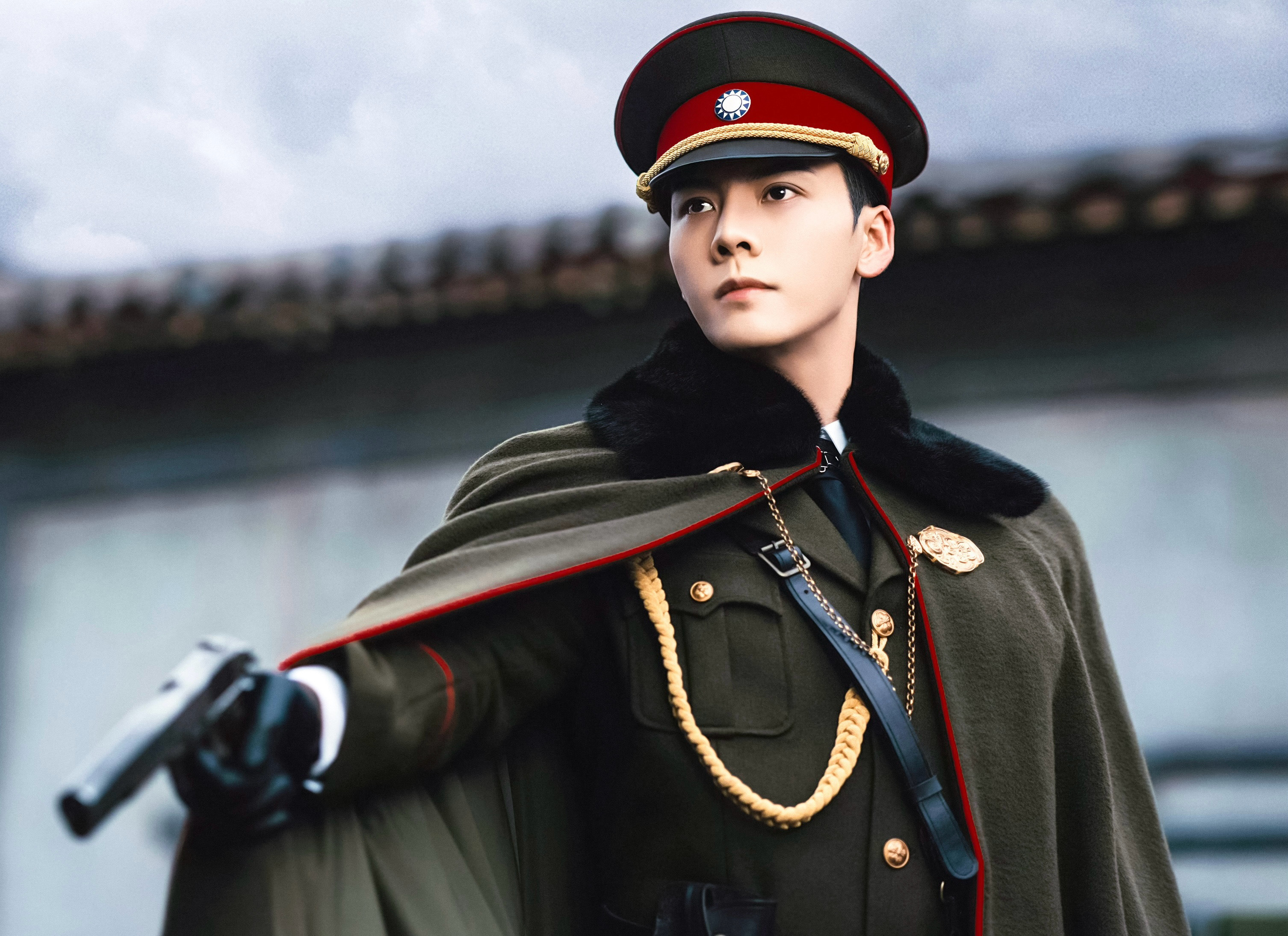 《九门》总冠名是陈伟霆代言的金领冠！十年前《老九门》独家冠名也是陈伟霆的代言，陈