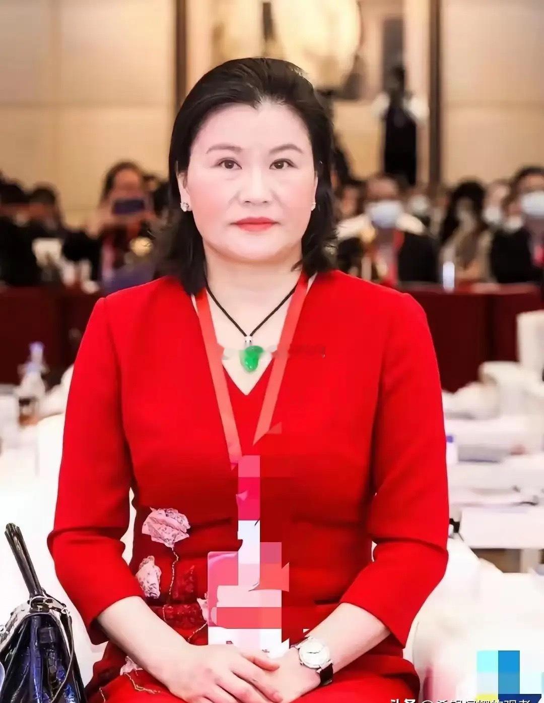 关于周群飞的6条冷知识。1、周群飞是湖南永州媳妇，给永州捐了1.1亿。2、周群飞