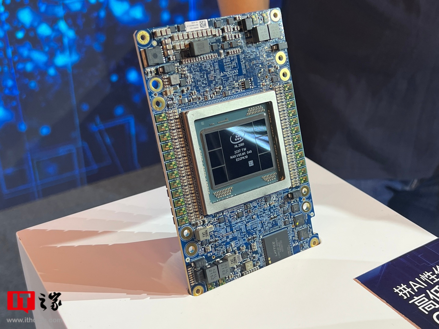 英特尔 Gaudi2C AI 加速卡现身 Linux 驱动，消息称是中国特供版#